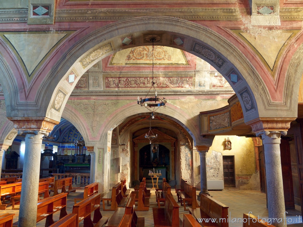 Candelo (Biella) - Colonne e archi nella Chiesa di Santa Maria Maggiore